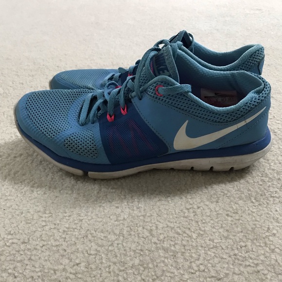 Running shoes - Picture 2 of 3